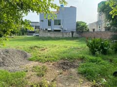 1Kanal Facing Park Plot For Sale In PCSir Phase 2 Johar town