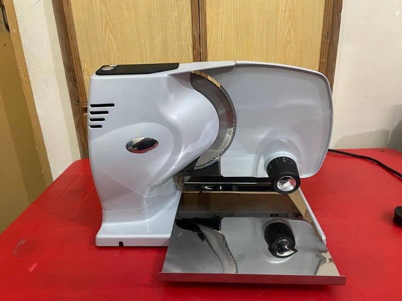 Magimix Metal Body Food / Fruits / Bread / Meat Slicer 1