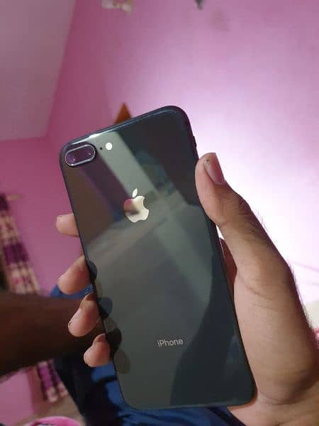 selling my iphone 8 plus 
64 gb non pta 
space grey colo 1