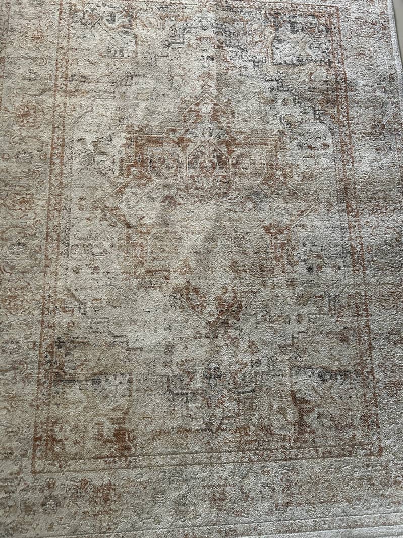 White and rust almost brand new lounge carpet 6