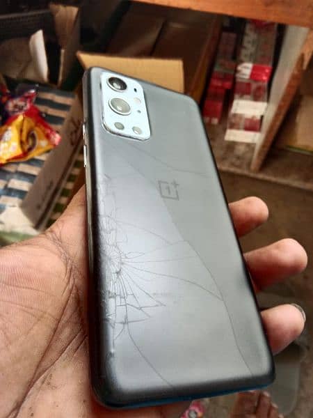 OnePlus 9pro only back crack 2