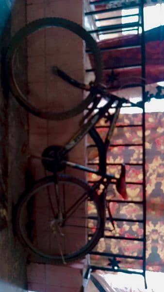 one hand use beautiful cycle for sale location Lahore 2