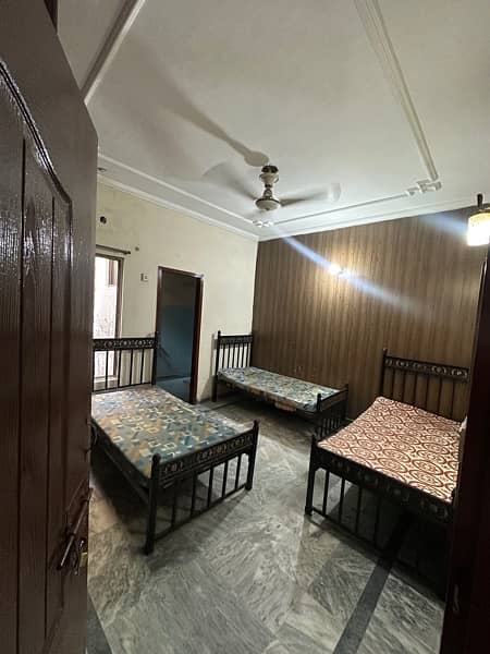 Rooms for Boys Hostel Near UMT 3