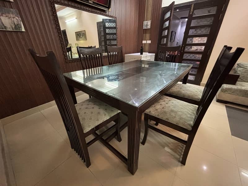 Luxurious 6-Chair Dining Table Set with Sheesham Wood Frame 2