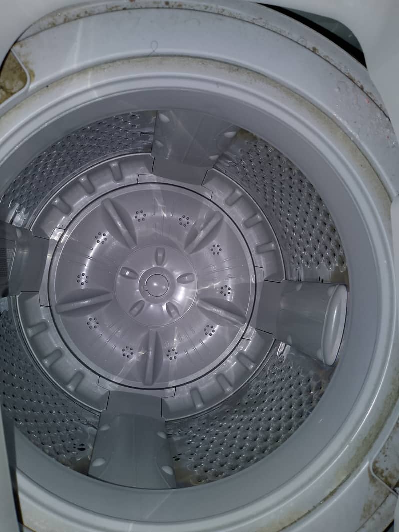 Dawlance Automatic washing machine 1