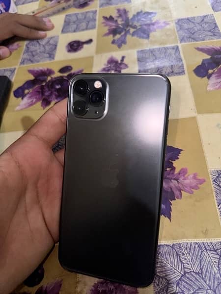 iphone 11 pro max 4 mah sim time 1