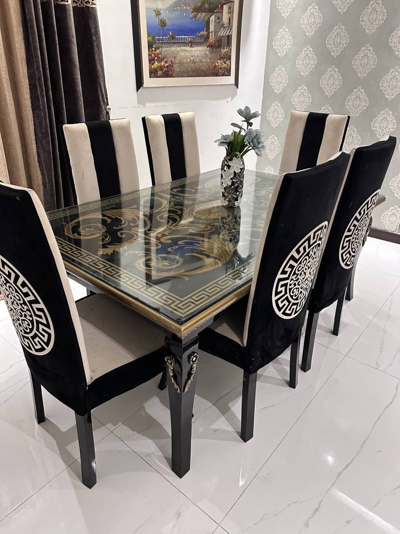 ELEGANT DINING TABLE WITH 6 CHAIRS WITH GLASS ON TOP 1