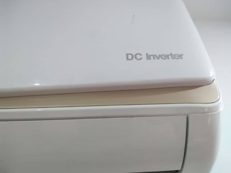 Dc inverter almost new heat and cool 6