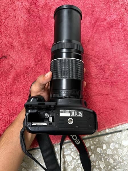 CANON DSLR 1200D / 75-300mm LENSE 7