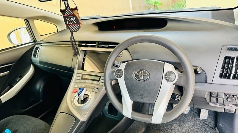 Toyota Prius 2012 5