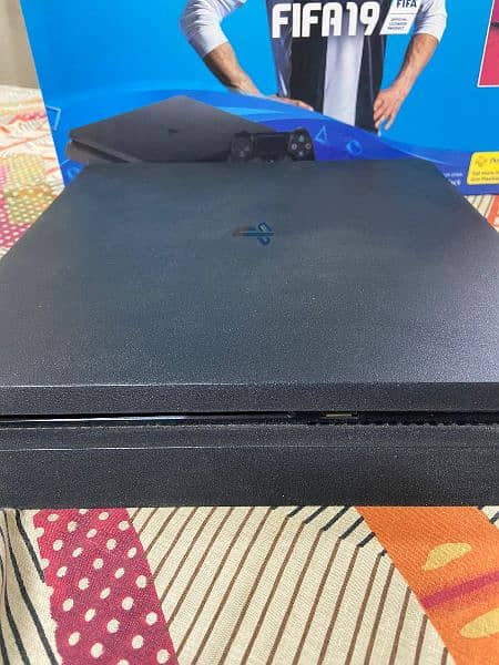 Playstation 4 Slim 3