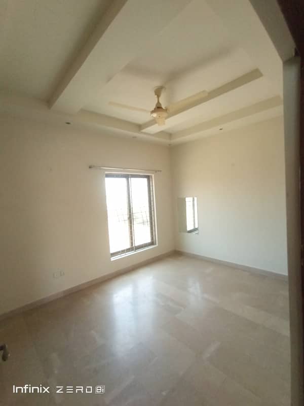 4 Marla Flat Available For Rent Good Location 1