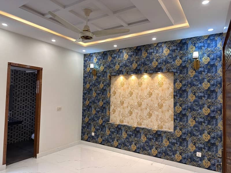 5 Marla Beautiful House For Sale In AA Block Super hot Location Bahria Town Lahore Meting With Owner 7