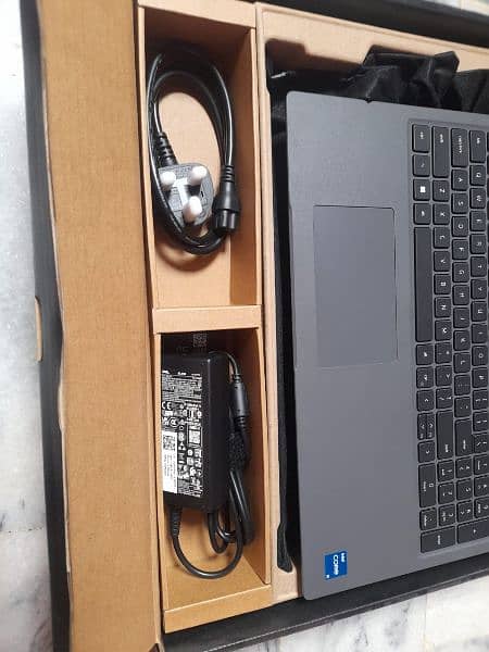 Dell Latitude 
3540 6