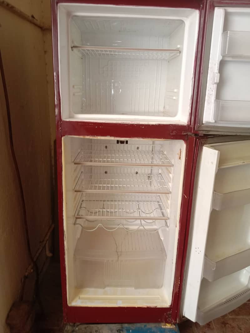 Waves Fridge 03040648303 2