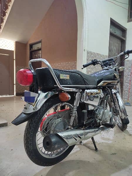 Honda CG 125 Self Start 5 gear special edition 3