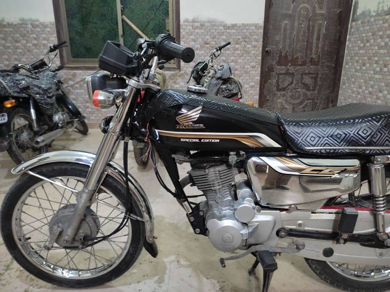 Honda CG 125 Self Start 5 gear special edition 9