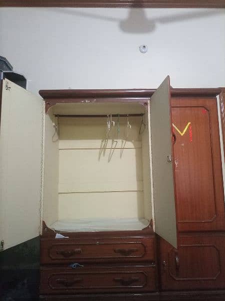 Wardrobe for sale in Sargodha 4