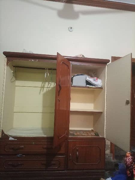 Wardrobe for sale in Sargodha 5