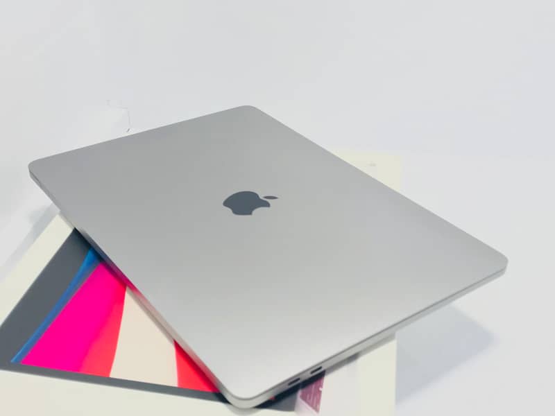 Apple Macbook pro 2019 Core i9 2