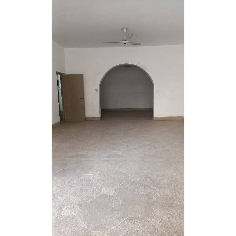 4500 Square Feet Warehouse For Rent Is Available In Madar-E-Millat Road 17