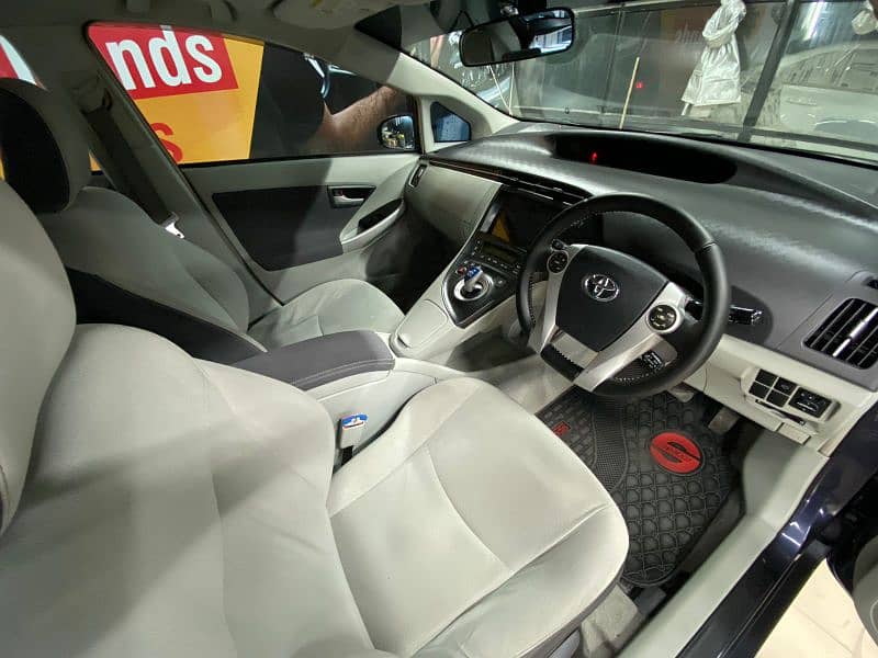 Toyota Prius 2011 5