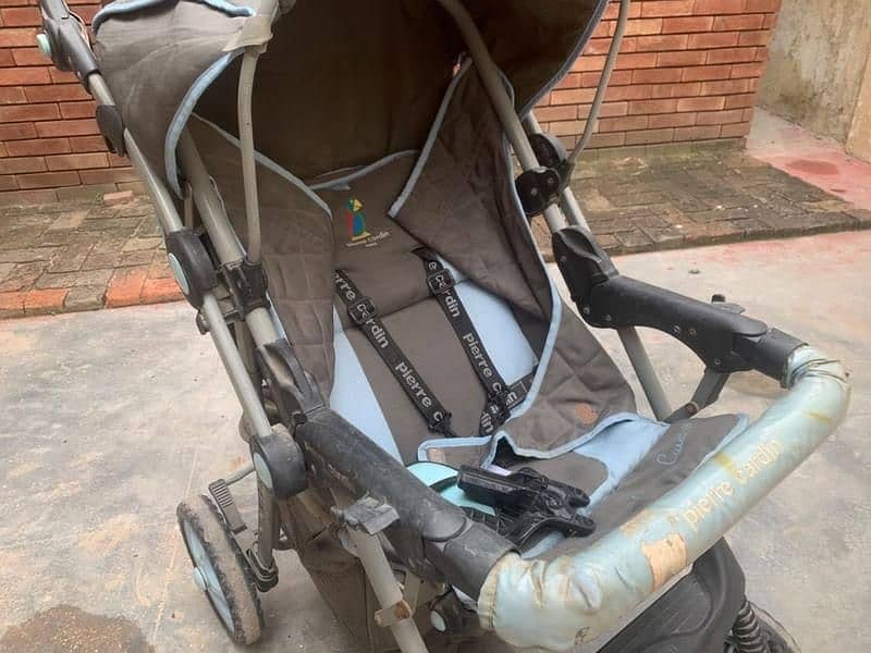 Pierre's Carden Pram/Walker For Sale | 10/10 Condition No Damaged 4