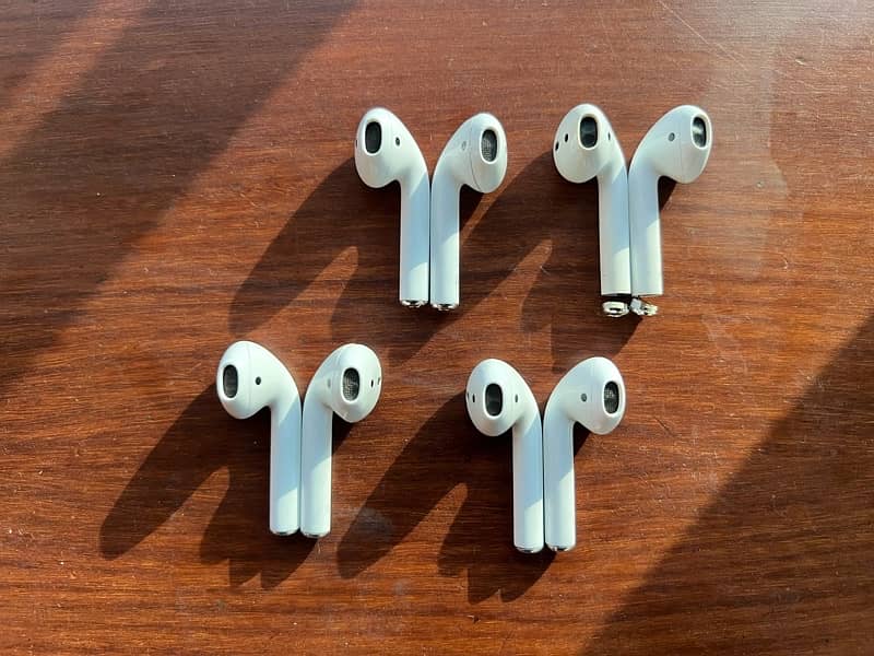 Apple AirPods - 1st/2nd Generation (Left/Right AirPod Sides) 2