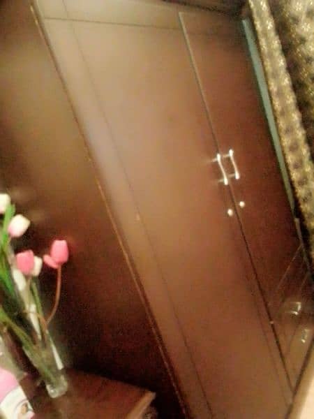 BRAND NEW HEAVY WOODEN WARDROBE SAFE ALMARI 8