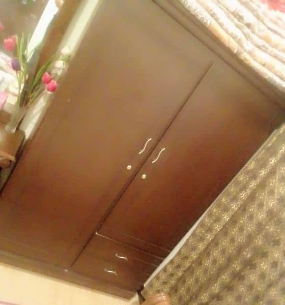 BRAND NEW HEAVY WOODEN WARDROBE SAFE ALMARI 9