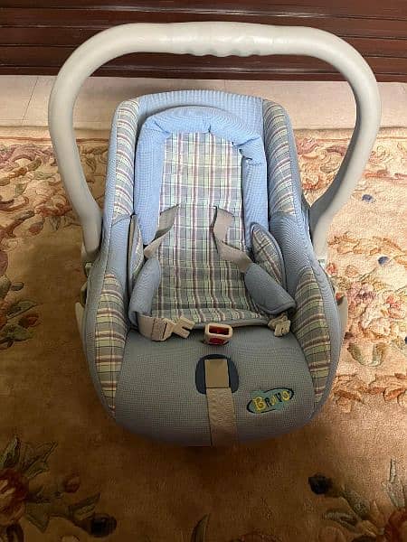 BABY CARRY COAT AND CAR SEAT 3