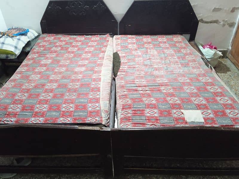 2 Single Bed with mattress & Dressing Table 0