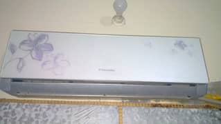 1.5 Ton Electrolux Non-Invertoer AC For Sale