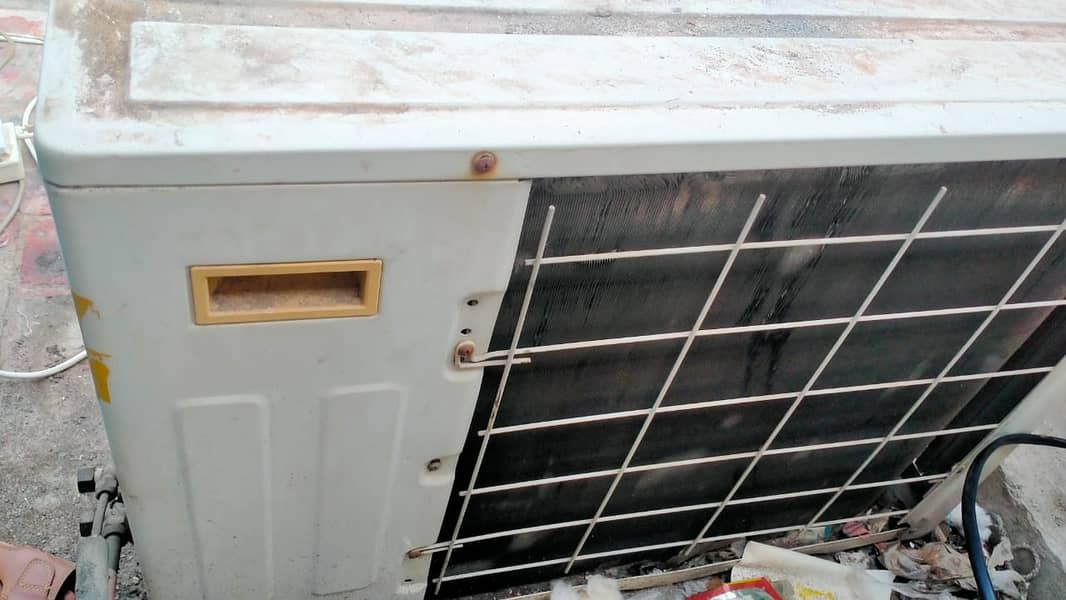 1.5 Ton Electrolux Non-Invertoer AC For Sale 2