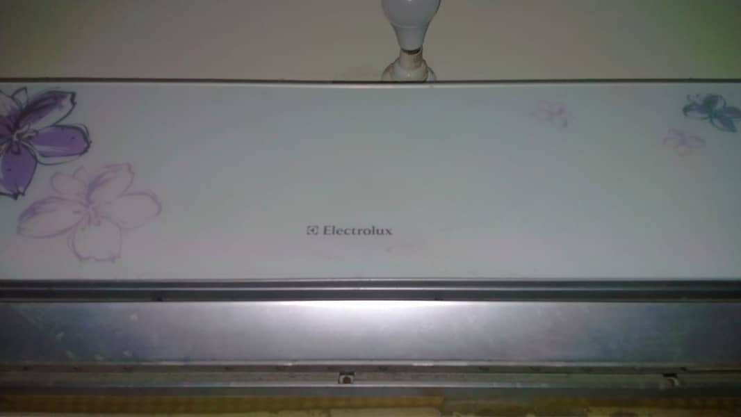 1.5 Ton Electrolux Non-Invertoer AC For Sale 3