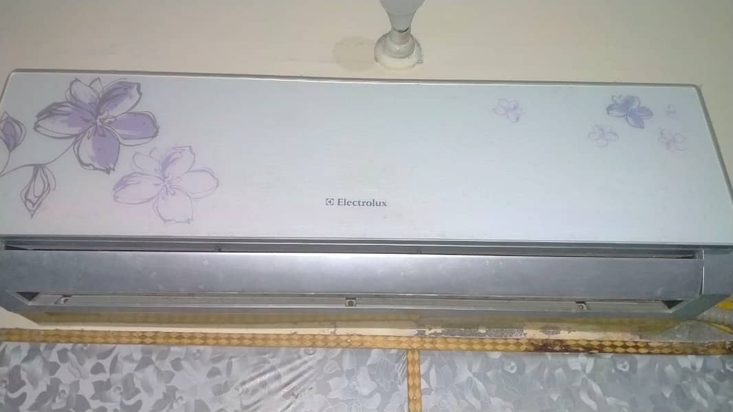 1.5 Ton Electrolux Non-Invertoer AC For Sale 5