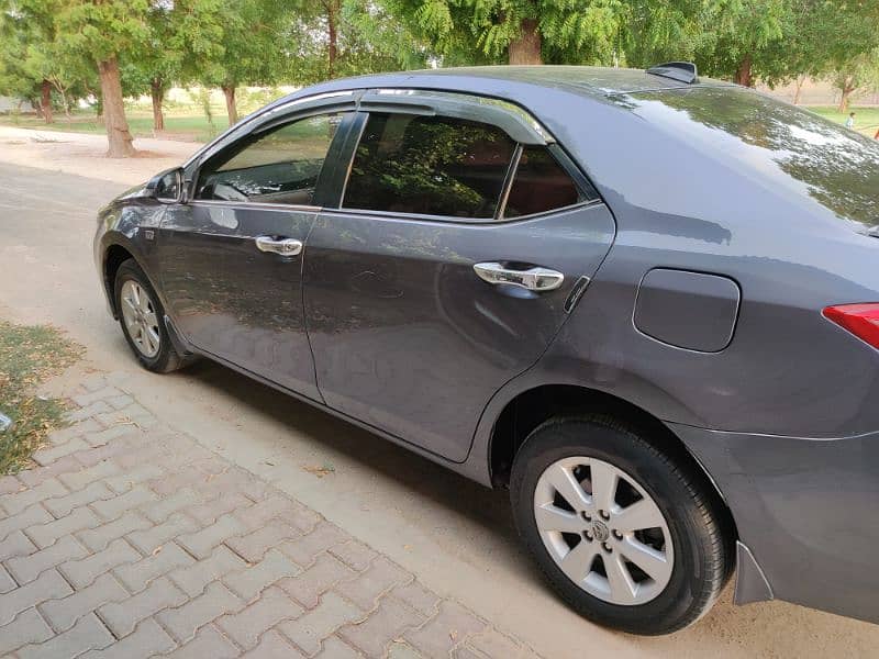 Toyota Corolla Altis 2015 4