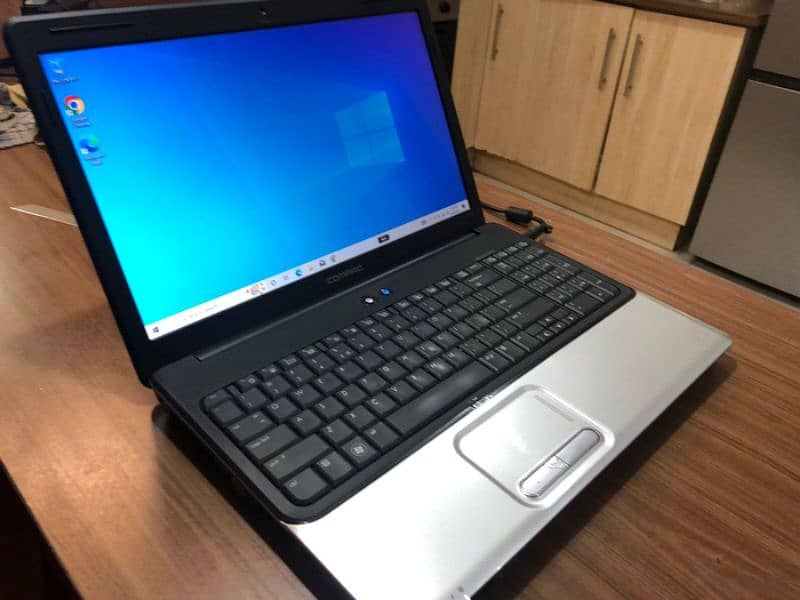 Hp compaq Glossy Laptop 4Gb Ram 250Gb hard 15.6" Display 4