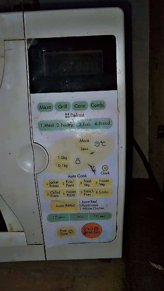 Microwave Oven of L G brand Korean  argent selling. 4