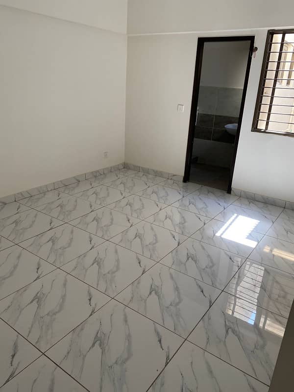 BRAND NEW 3 BED-DD (4TH FLOOR) FLAT AVAILABLE FOR SALE IN KINGS COTTAGES (PH-II) BLOCK-7 GULISTAN-E-JAUHAR 2