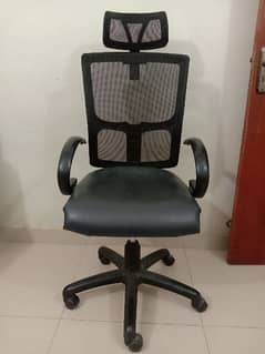 Gaming chair (360 degree rotation)