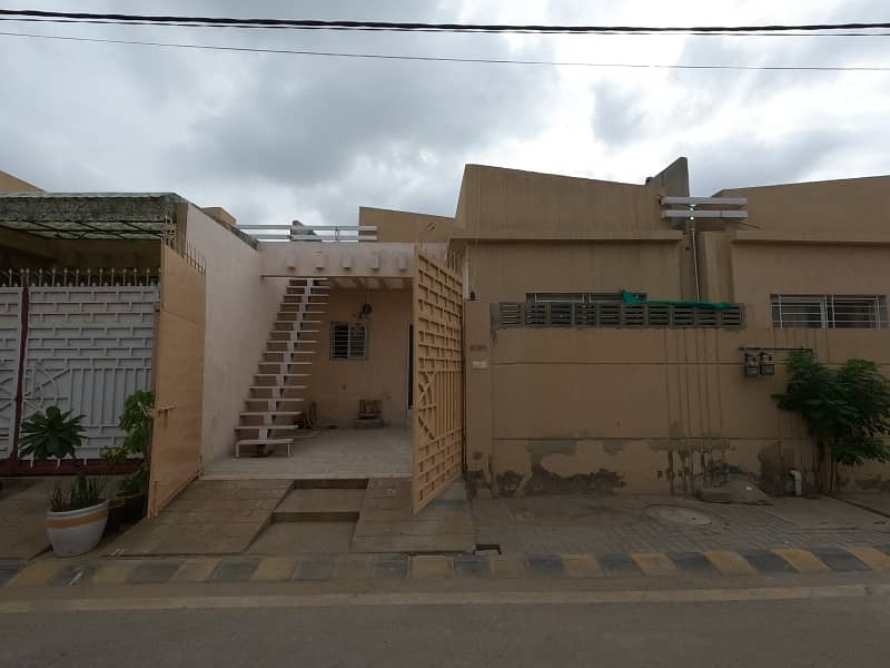 Stunning Prime Location House Is Available For sale In KN Gohar Green City 0