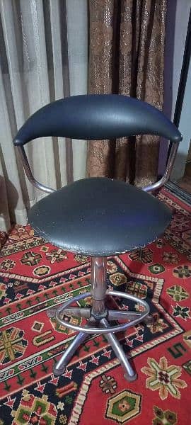 urgent Sale swing poular cutting chair