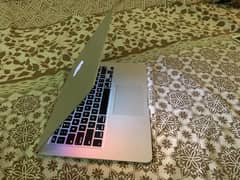 MacBook Air 13" (Early 2015) - Intel Core i5, 4GB RAM, 128GB SSD 0