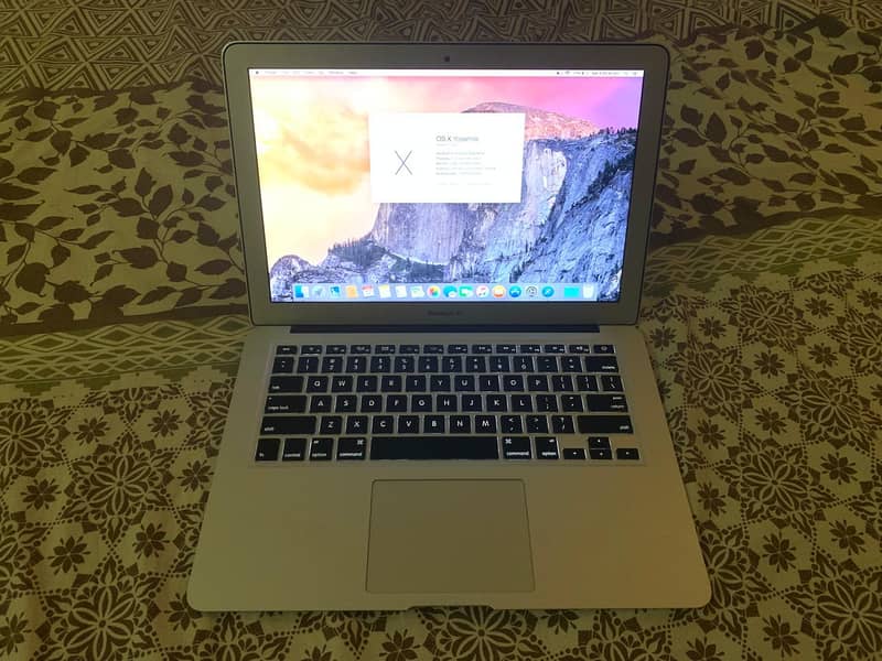 MacBook Air 13" (Early 2015) - Intel Core i5, 4GB RAM, 128GB SSD 4