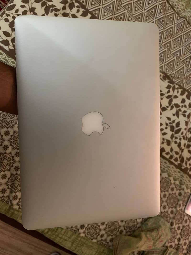 MacBook Air 13" (Early 2015) - Intel Core i5, 4GB RAM, 128GB SSD 6