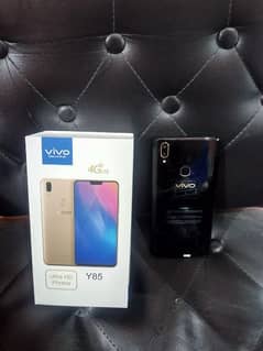 vivo y85 (4/64) ram with box and charger lush condition 0