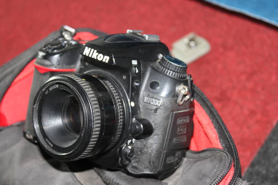 nikon d7000 with 50mm nikkor lens 9