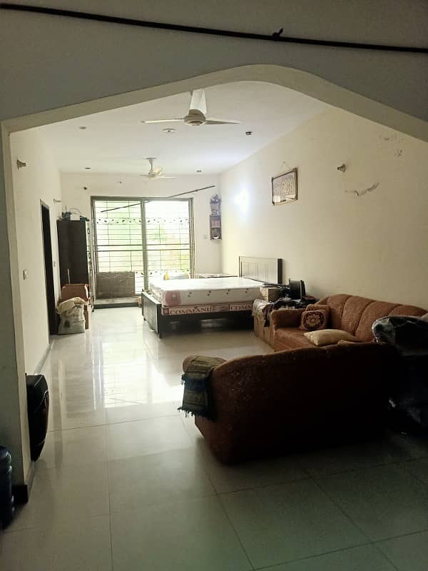 10 Marla Upper Portion For Rent Available 8