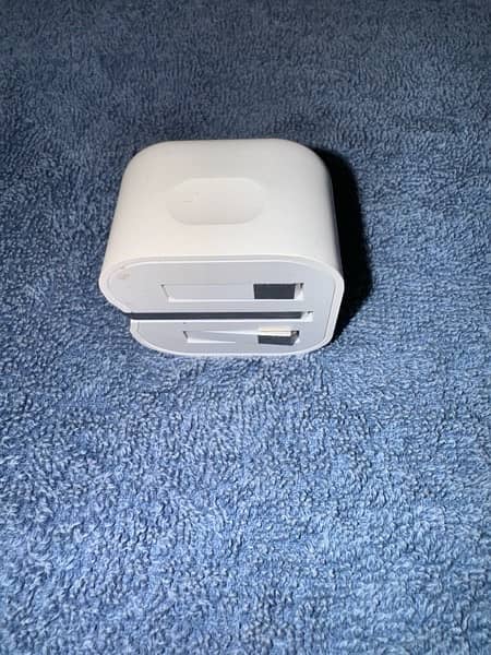 Orginal Apple 20 Watt Adopter 3